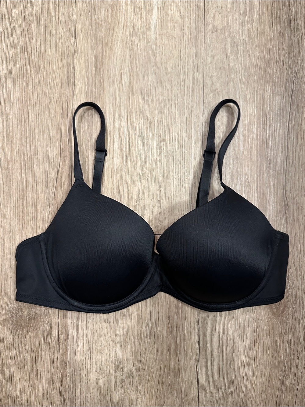 PINK Victoria’s Secret Wear Everywhere, Lightly Lined T-Shirt Bra